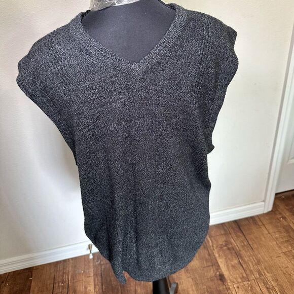 Dockers NWOT Gray Knit Sweater Vest - Picture 1 of 6